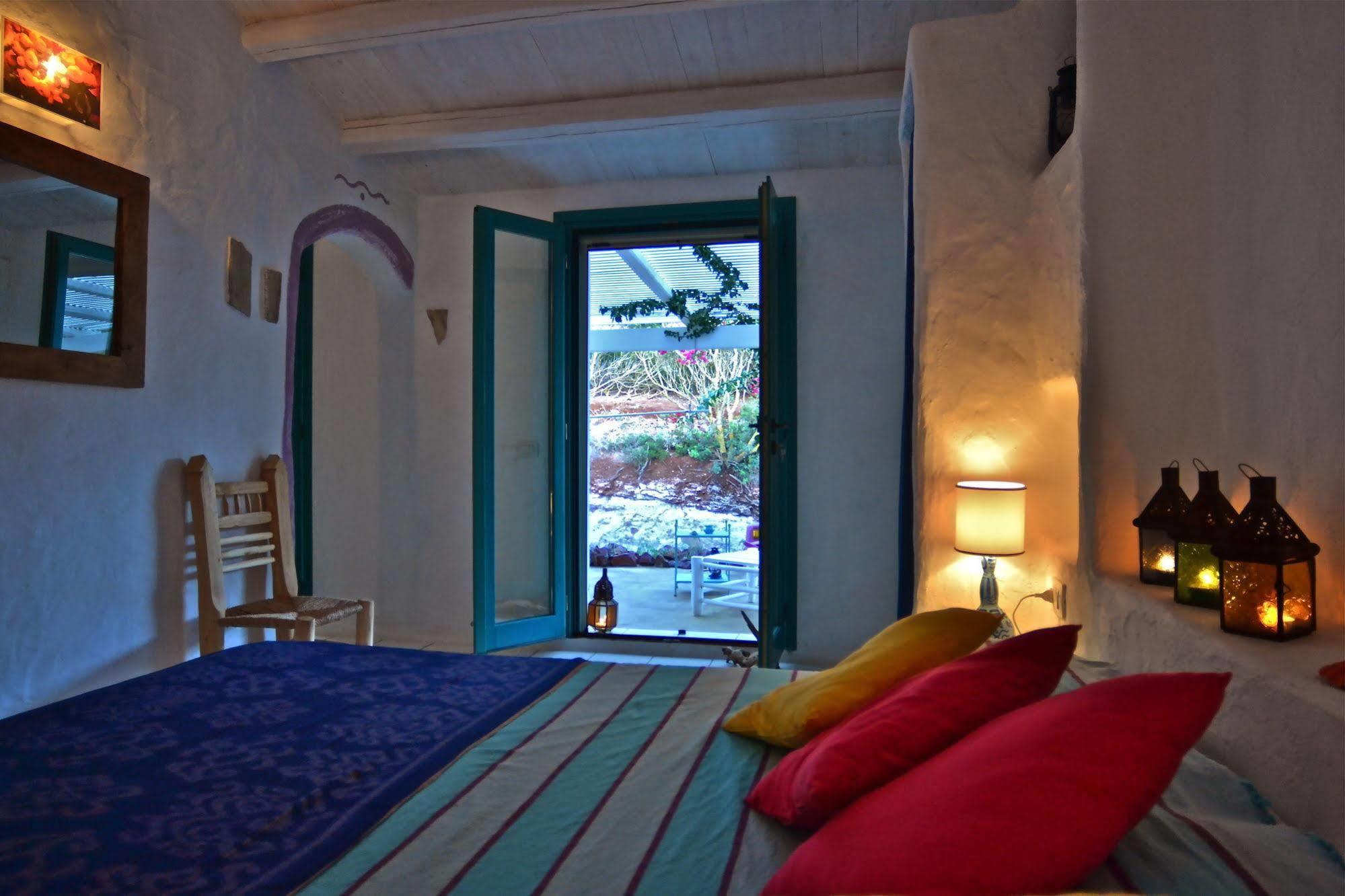 Bed and Breakfast Poecylia Carloforte  Exterior foto