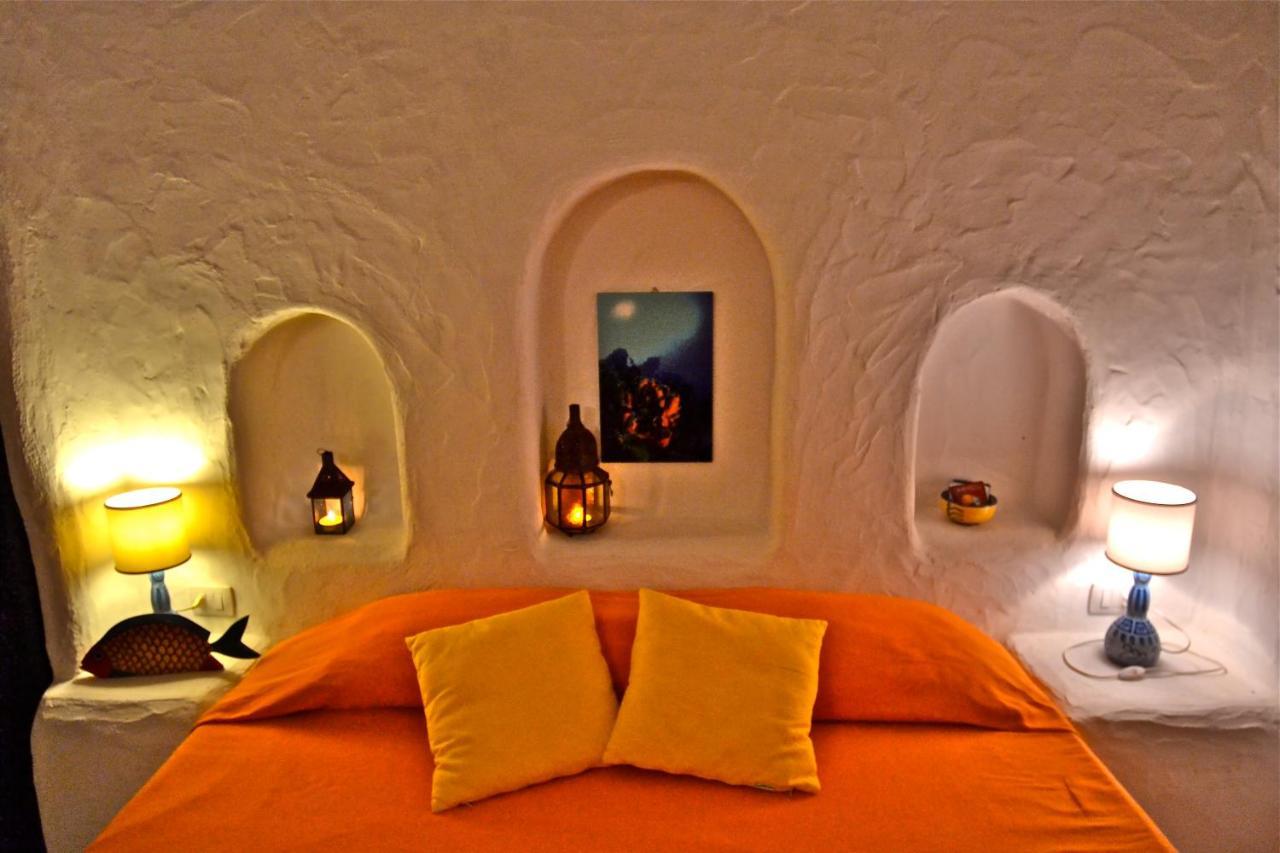 Bed and Breakfast Poecylia Carloforte  Exterior foto